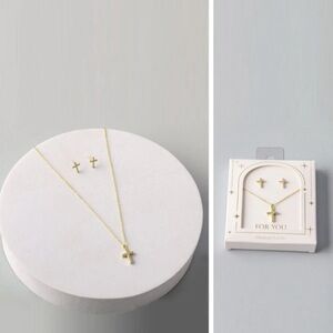 WOMEN'S GOLD CROSS EARRINGS & NECKLACE SET